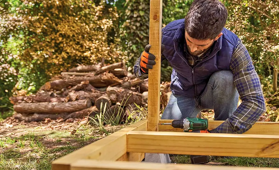 Holzlager bauen Brennholzunterstand bauen