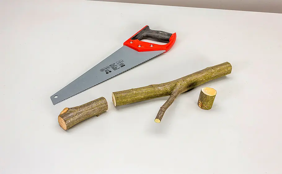 Garderobe aus Ästen selber bauen