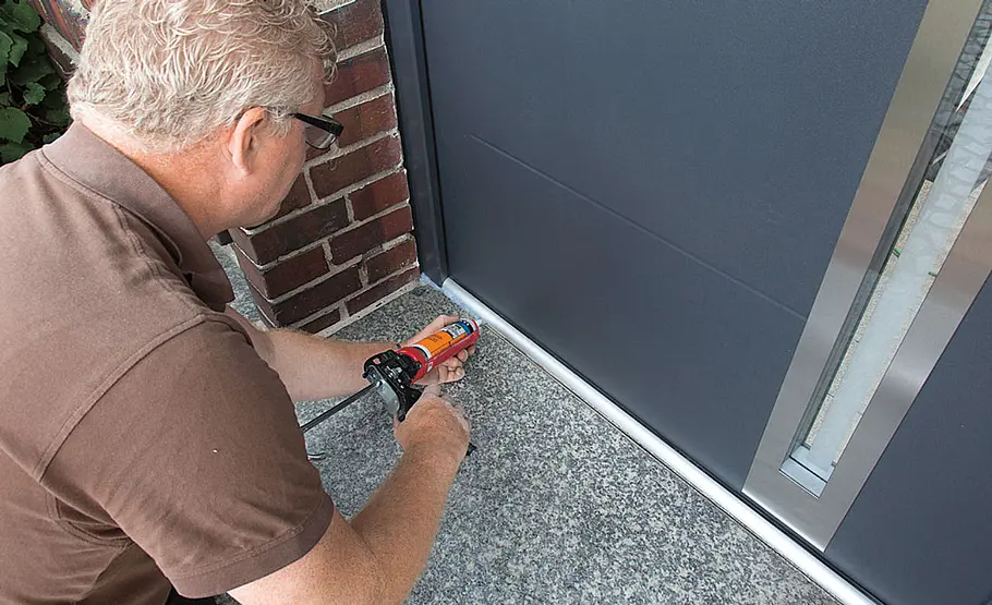 Haustür aus Aluminium einbauen