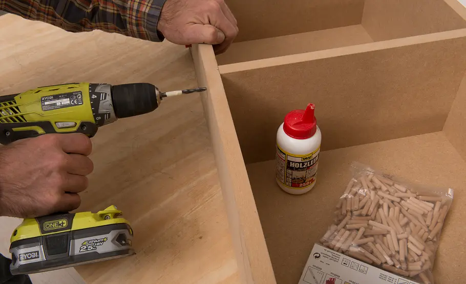 Betthaupt mit Stauraum selber bauen