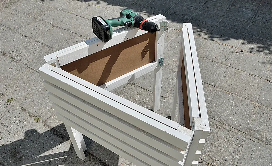 Dreieckiges Tischbeet bauen