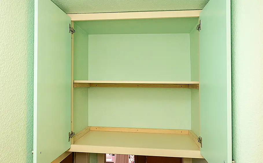 Schrank über Türrahmen bauen