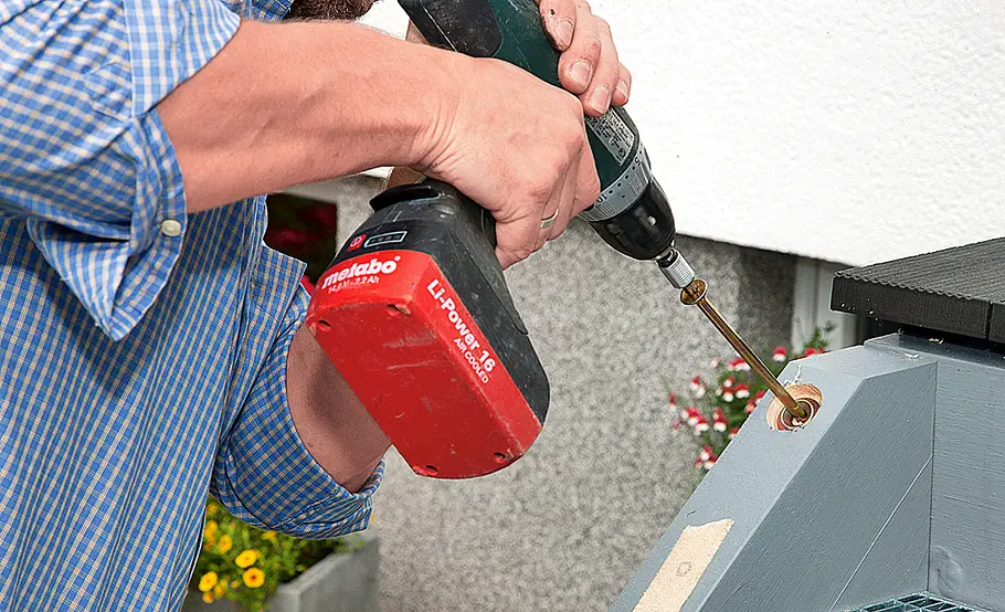 Hochterrasse: Beplankung & Treppenbau