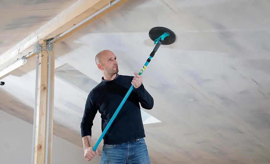 Dachstuhl mit Gipskartonplatten beplanken