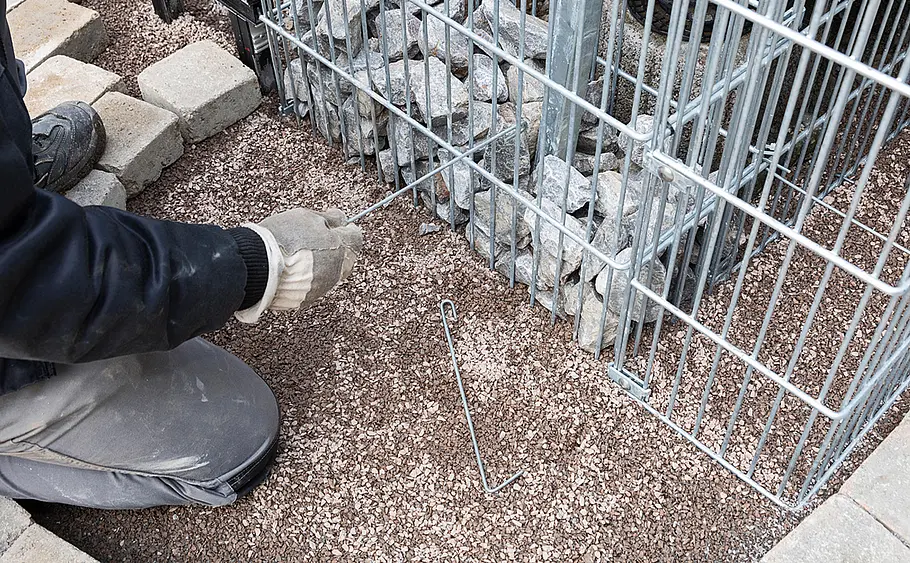 Bank aus Gabionen selbst bauen