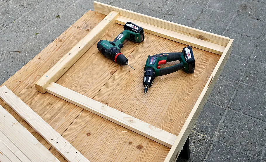 Sechseckiges Tischbeet bauen