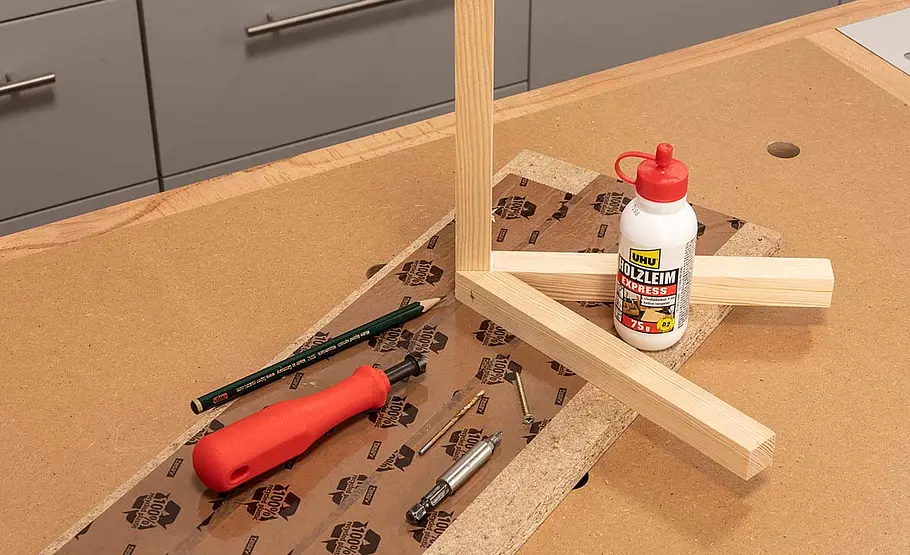 Leuchte aus Diarahmen bauen