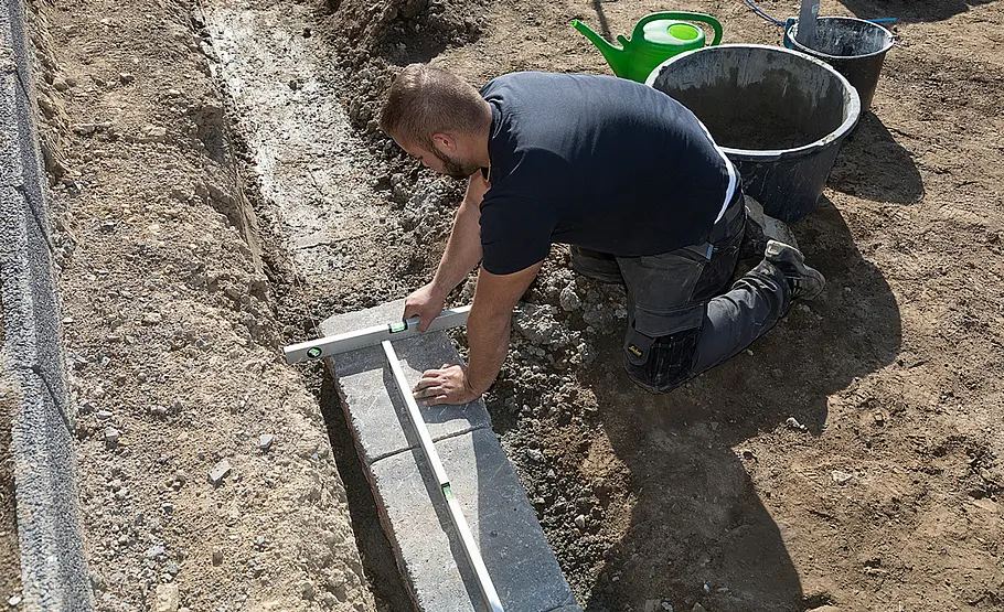 Gartenmauer aus Betonsteinen