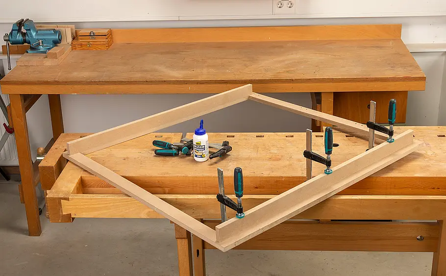 Schrank über Türrahmen bauen