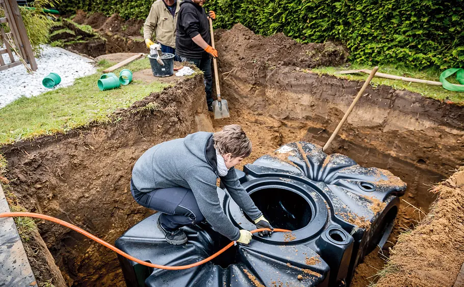 Regenwassertank im Garten vergraben