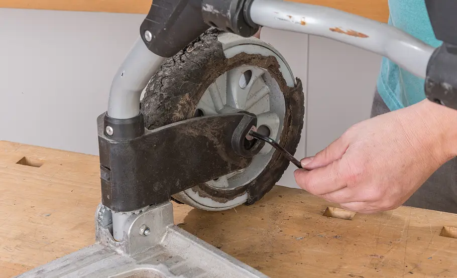 Sackkarre reparieren: Rad wechseln
