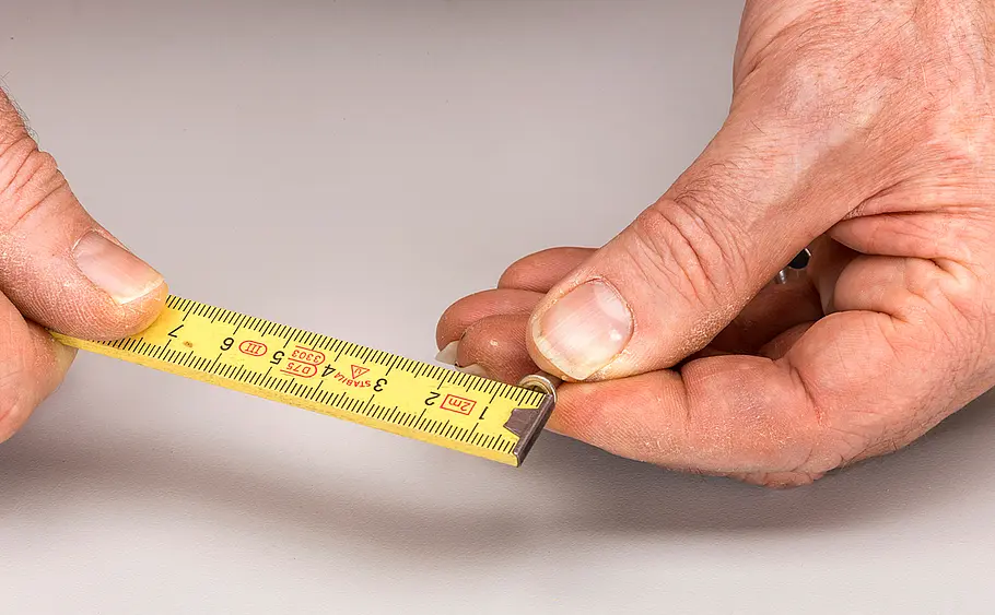 Garderobe aus Ästen selber bauen