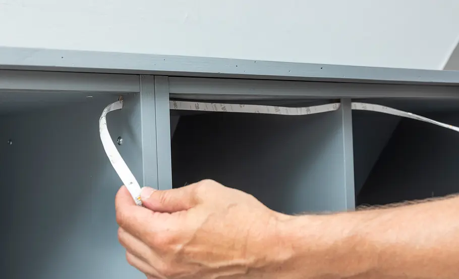 Dachschrägenschrank: Einbau
