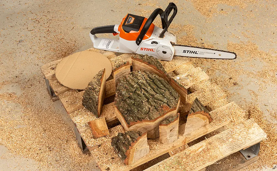 Anleitung: Holzschüssel aus Baumstamm drechseln