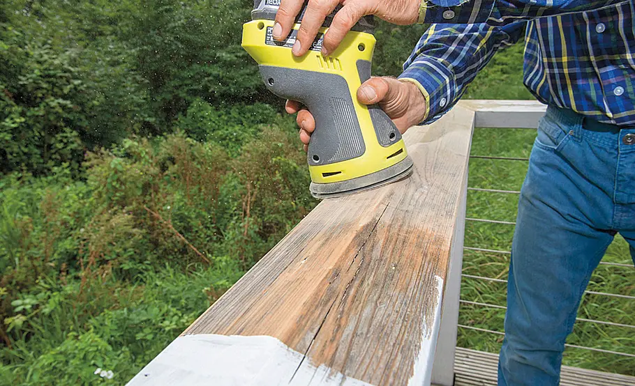 Balkongeländer aus Holz instandsetzen
