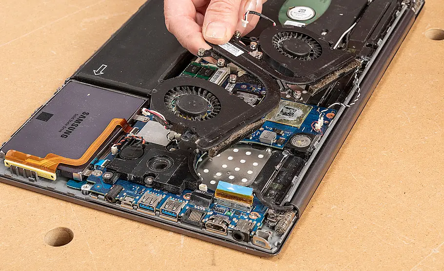 Notebook demontieren