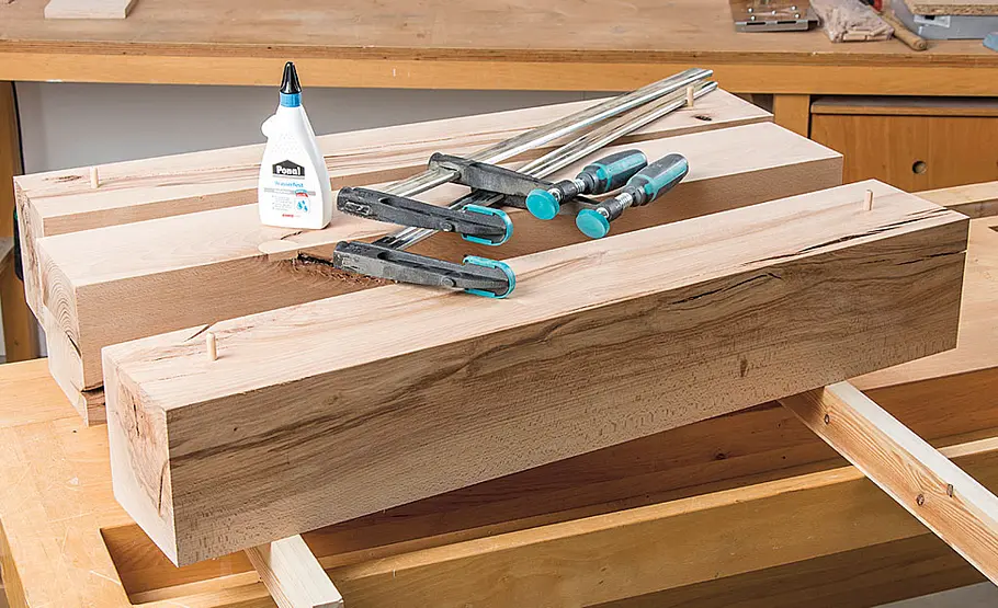 Waschplatz aus Holzbalken bauen