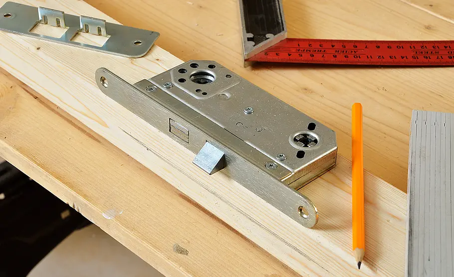 Haustür aus Holz bauen