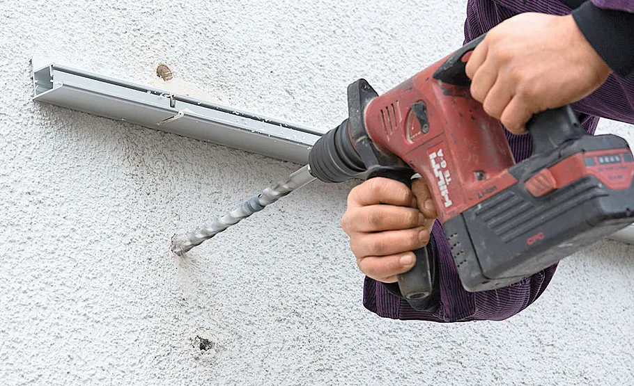 Vordach an WDVS befestigen