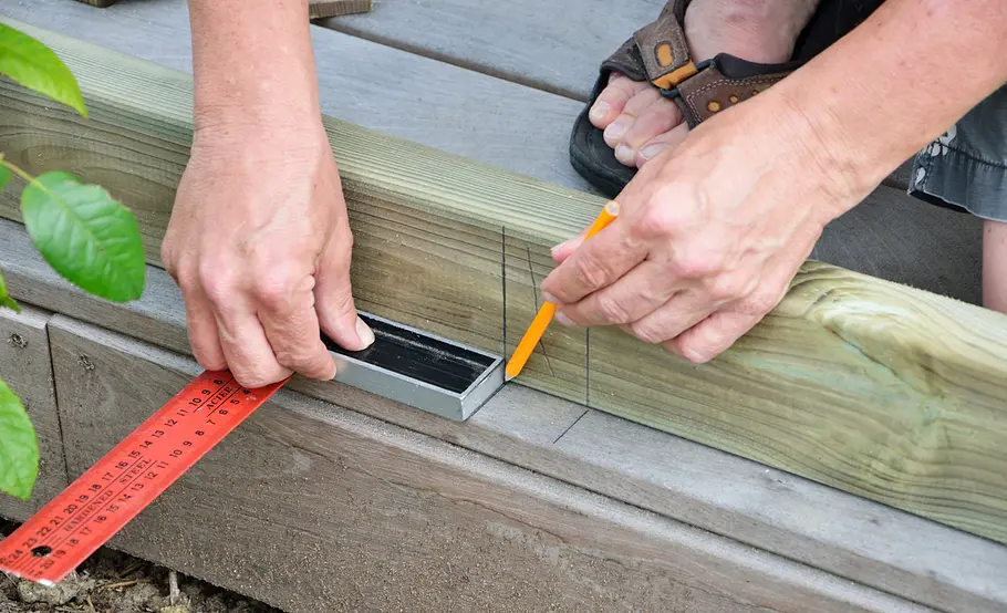 Luftige Pergola aus Holz selber bauen