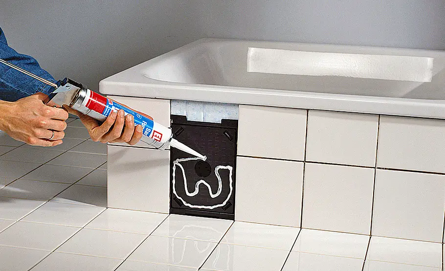 Revisionsklappe in der Badewanne montieren