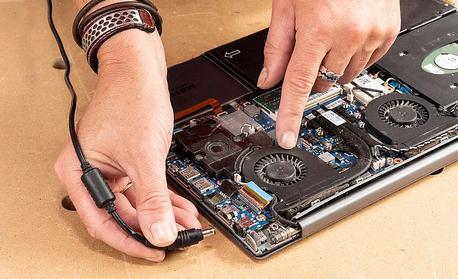 Notebook demontieren