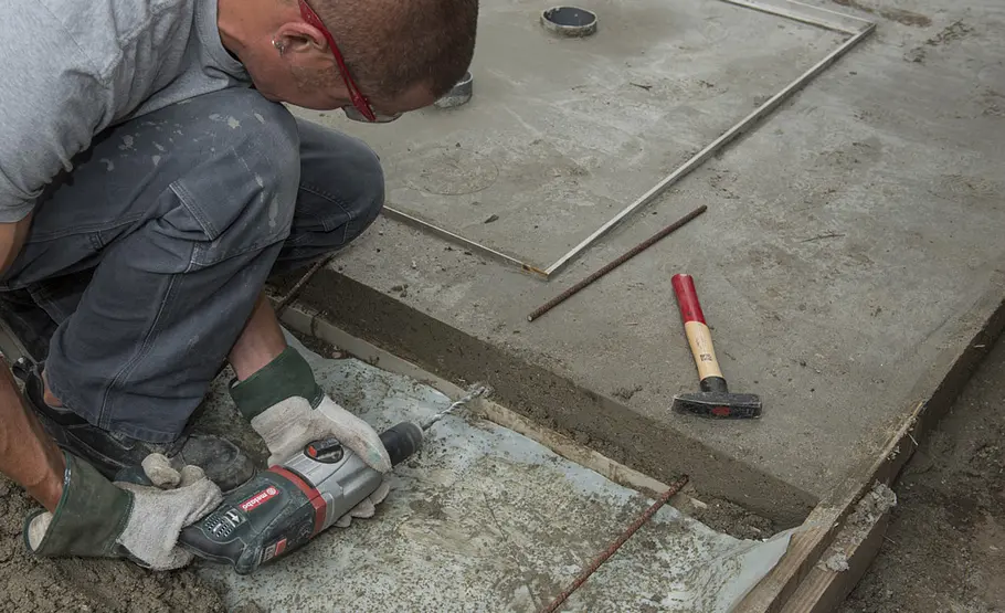 Treppe vor der Haustür betonieren