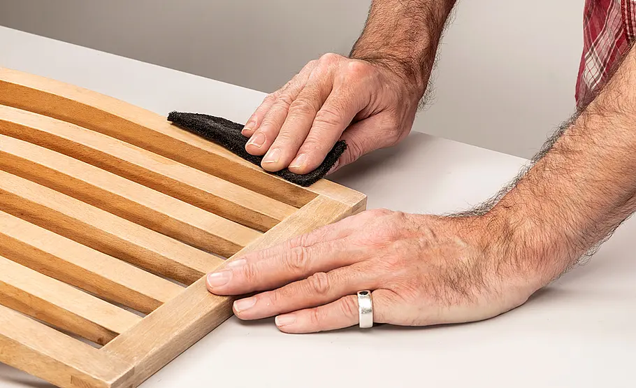 Holzstuhl reparieren