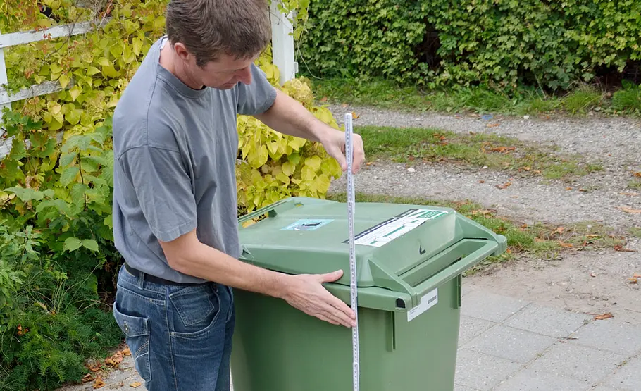 Holzverkleidung für Mülltonnen