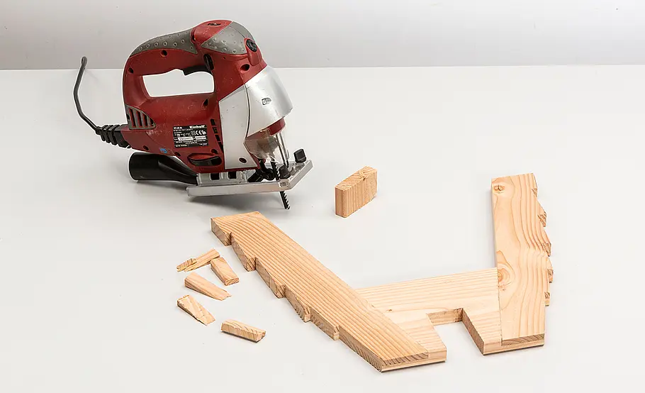 Hochbeet-Boot bauen