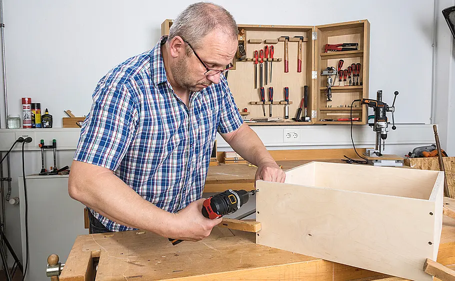 Waschbeckenunterschrank mit Schubladen bauen