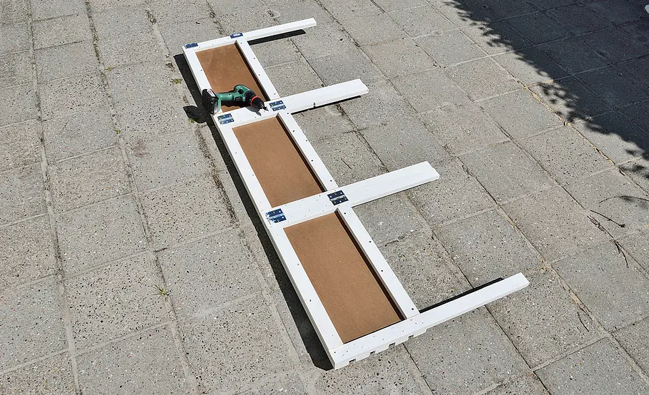 Dreieckiges Tischbeet bauen