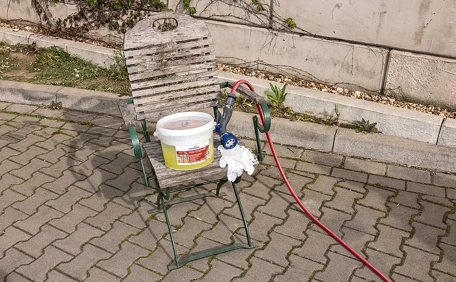 Gartenmöbel reinigen