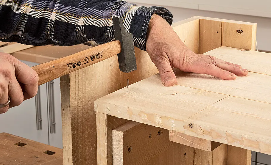 Hocker aus Beton und Holz bauen