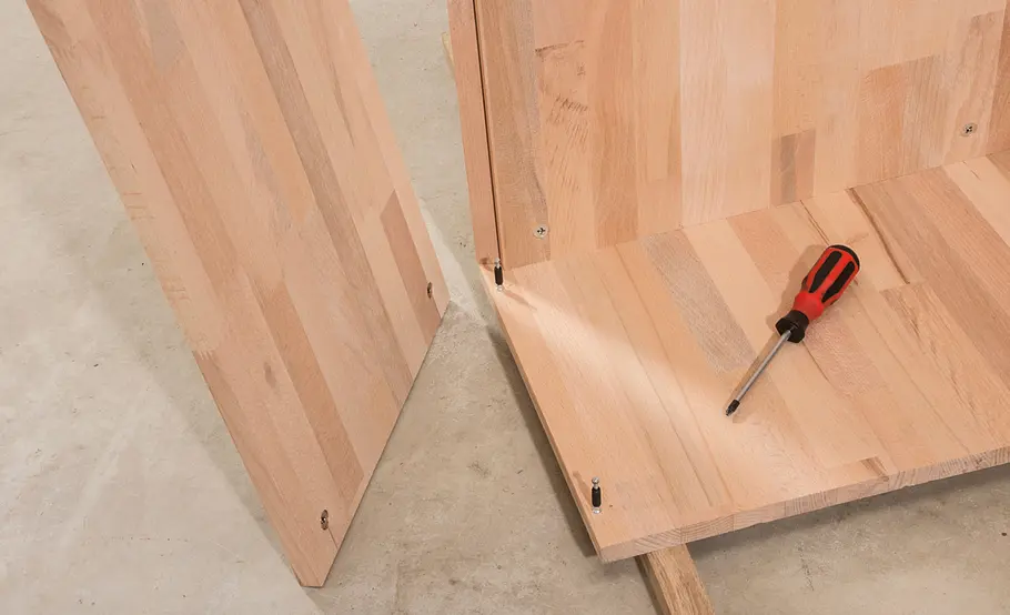 Bett in Drempel-Regal bauen