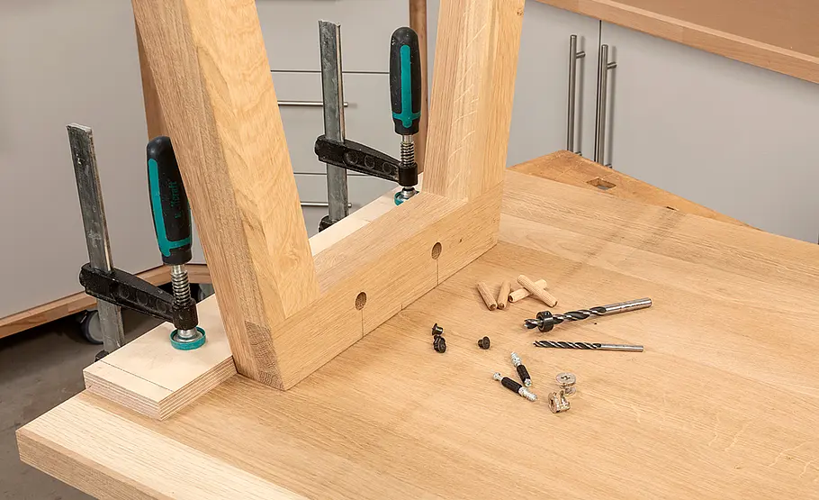 Bürotisch aus Eichenholz bauen