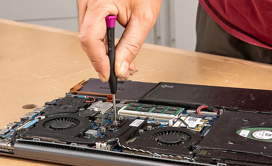 Notebook demontieren