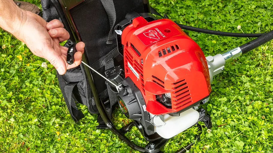 Der robuste 4-Takt-Motor GX50 springt sofort an und läuft ruhig.