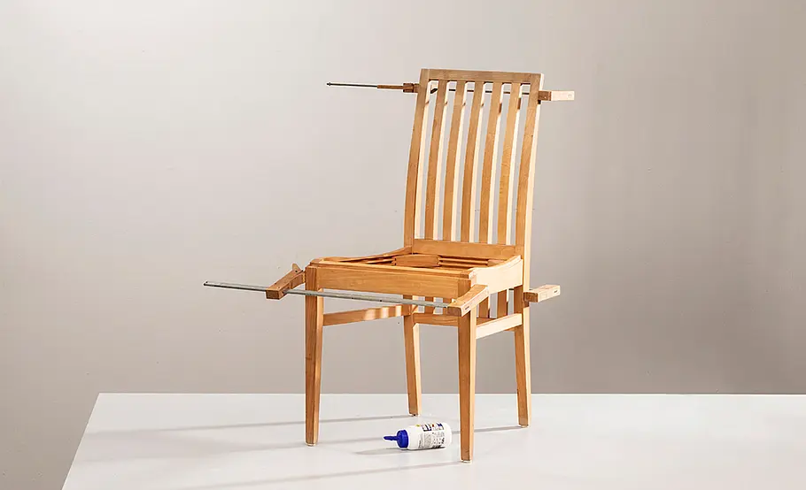 Holzstuhl reparieren