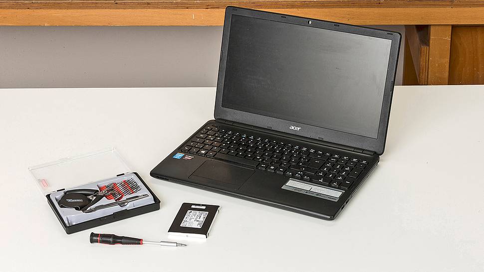 Festplatte in Laptop einbauen - Foto: sidm / KEH, MMM
