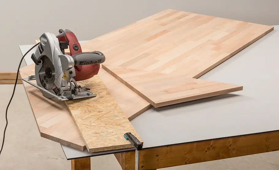 Verschiebbarer Kleiderschrank für unter die Dachschräge bauen