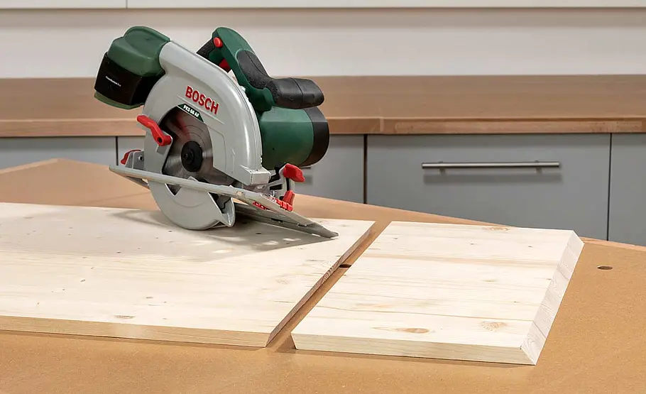 Schrank für unter die Treppe bauen