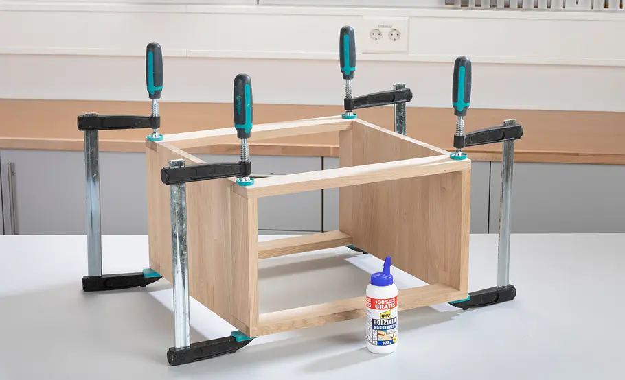Elektrisch höhenverstellbaren Schreibtisch bauen