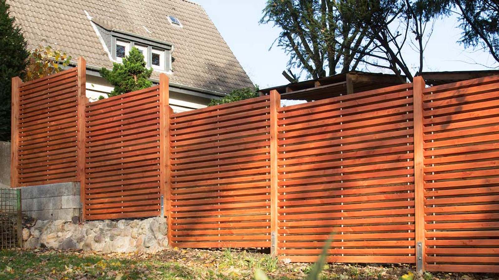 Sichtschutzzaun selbst bauen | Selbst