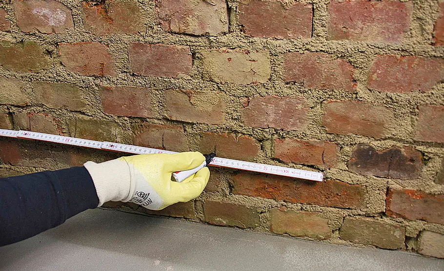 Wand horizontal abdichten per Injektion Wand horizontal abdichten per Injektion