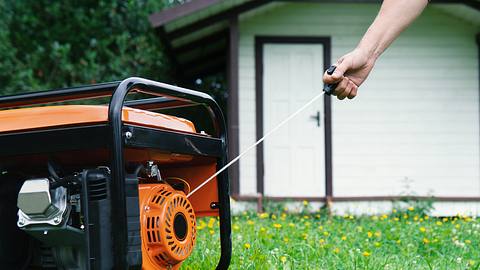 inverter Stromerzeuger - Foto: iStock/ Dzurag