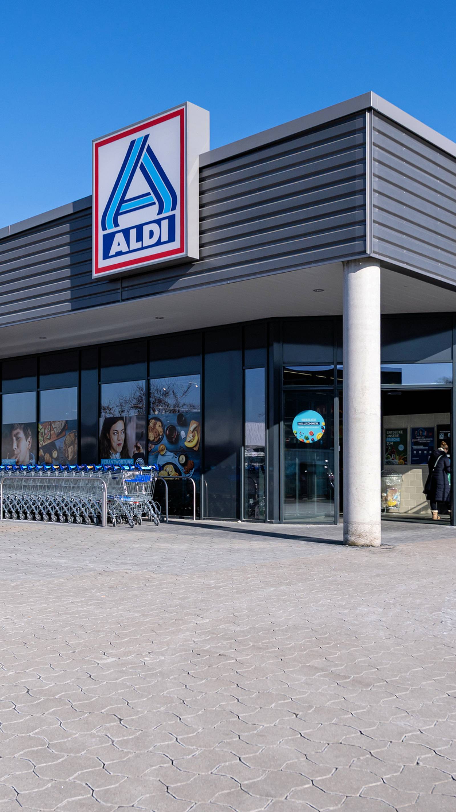 Aldi Onlineshop schliet im September: Riesen-Sale auf Gasgrills,  Balkonkraftwerke & Co. | Selbst