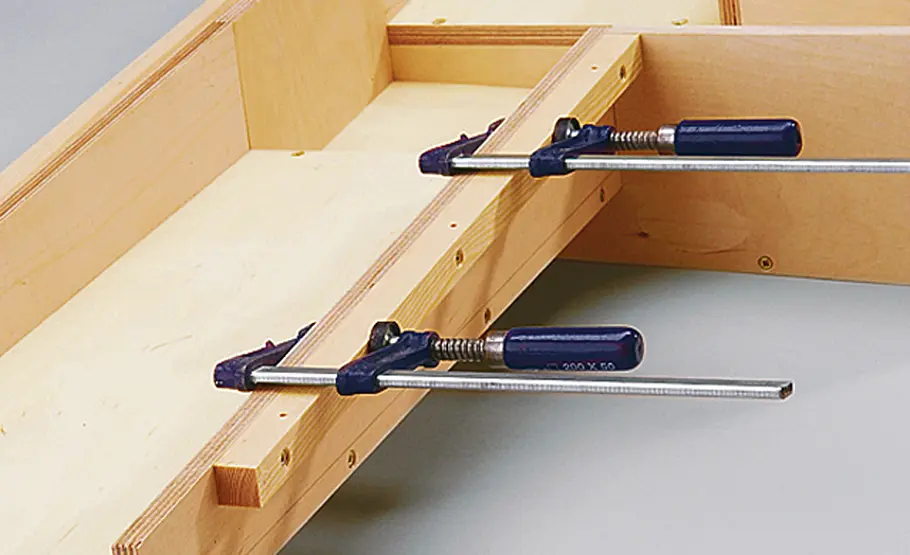 Tischkicker selber bauen Kickertisch: Eckverbinderleisten