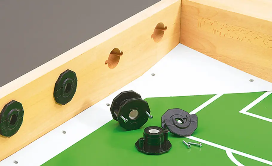 Tischkicker selber bauen Kickertisch: Doppelkugellager verschrauben