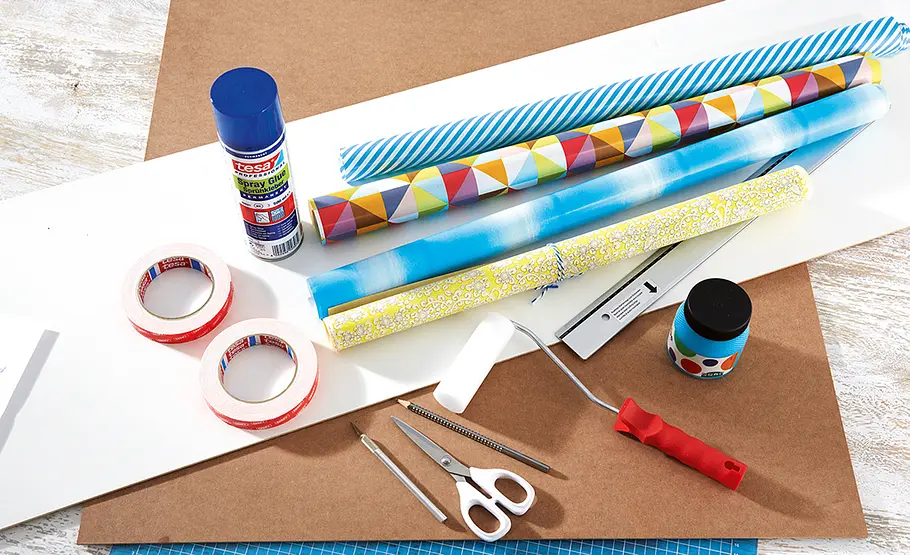 DIY: Kinderregal verzieren Bastelanleitung